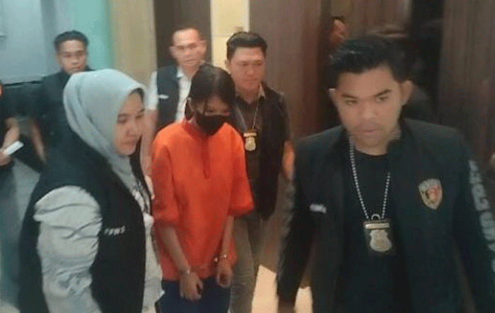 Rika, pelaku peracik jamu beracun hingga menewaskan adik iparnya yang masih duduk di bangku SMP di Palembang.