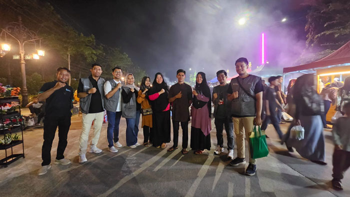 Petugas BPJS Ketenagakerjaan Dumai turun bersama Dinas UKM pada event Car Free Night Dumai