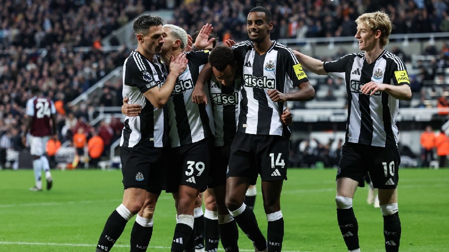 Alexander Isak melanjutkan performa apiknya dengan mencetak gol melawan Aston Villa.