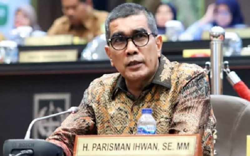 Wakil Ketua DPRD Provinsi Riau Parisman Ihwan siap maju pimpin Partai Golkar Riau jika dapat dukungan.