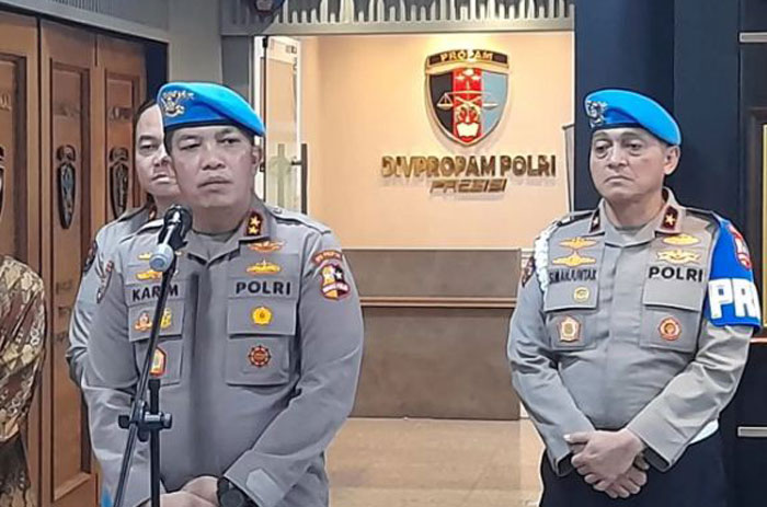Kadiv Propam Polri Irjen Abdul Karim mengatakan, belasan oknum polisi menjalani penempatan khusus di Divisi Propam Mabes Polri dan akan menjalani sidang etik pada pekan ini