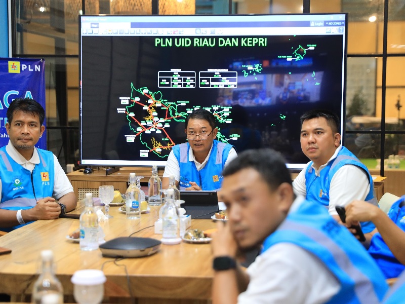 Virtual Conference bersama seluruh Kantor PLN Unit Pelakana Pelayanan Pelanggan dan Unit Layanan Pelanggan di Provinsi Riau dan Provinsi Kepulauan Riau pada Selasa (31/12/2024).