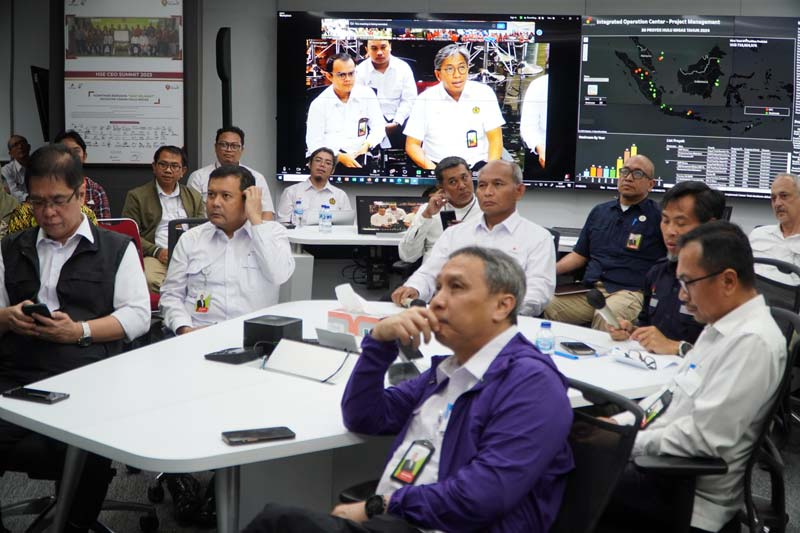 Monitoring lifting akhir tahun oleh Kepala SKK Migas bersama Manajemen SKK Migas di Integrated Operation Center (IOC) Kantor SKK Migas