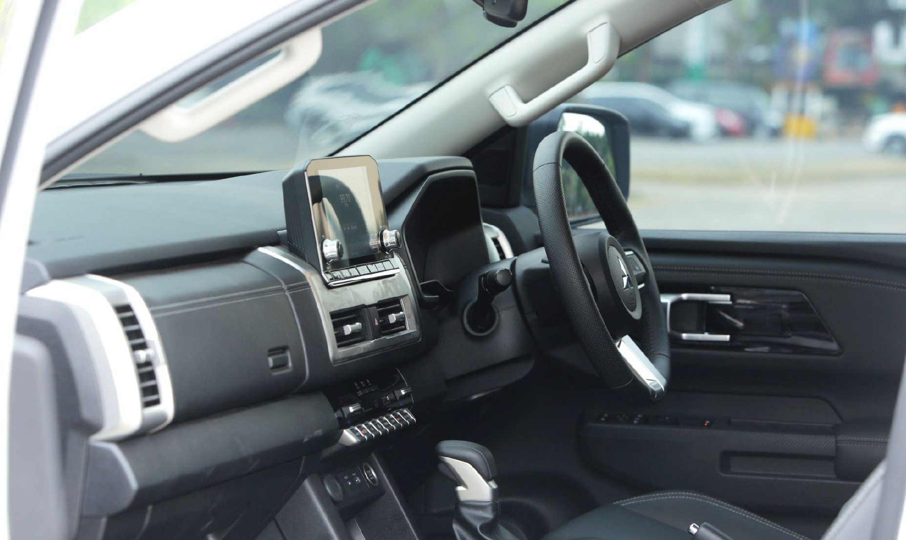 Penampakan interior Mitsubishi All New Triton.
