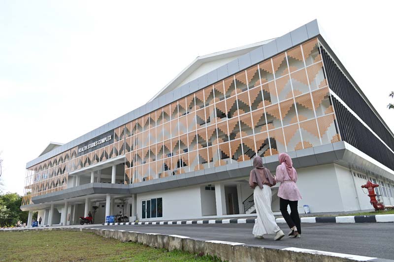 Salah satu gedung bantuan ADB untuk Unri mulai difungsikan pemakaiannya, Selasa (7/1/2025).