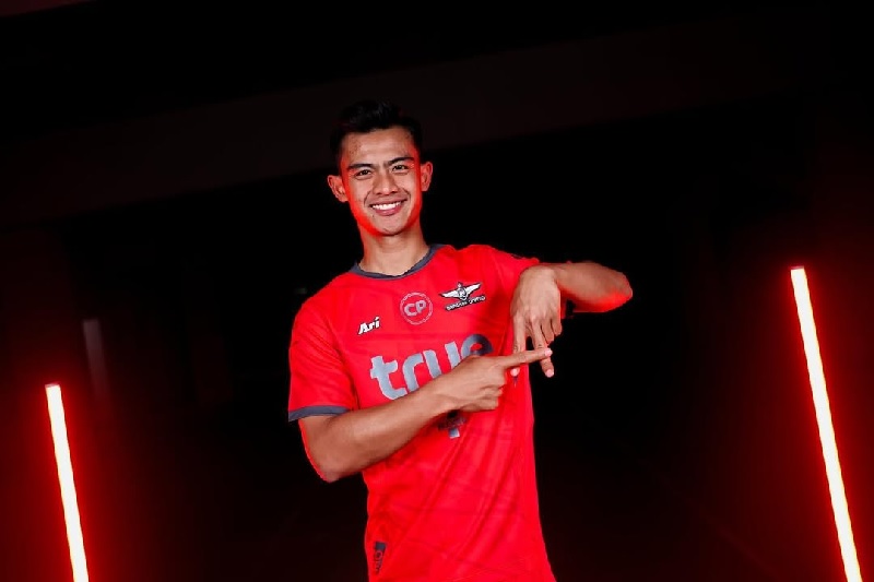 Bek kiri Timnas Indonesia, Pratama Arhan saat dikenalkan klub barunya Bangkok United.