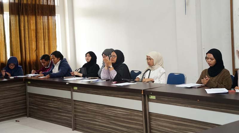 Suasana workshop jurnalistik yang diikuti mahasiswa Fakultas Ilmu Komunikasi (Fikom) UIR, Selasa (7/1/2025).
