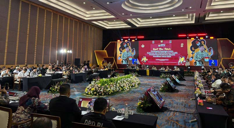 Suasana rapat pleno terbuka penetapan Gubernur dan Wakil Gubernur Jakarta di Hotel Pullman Central Park, Jakarta, Kamis (9/1/2025).
