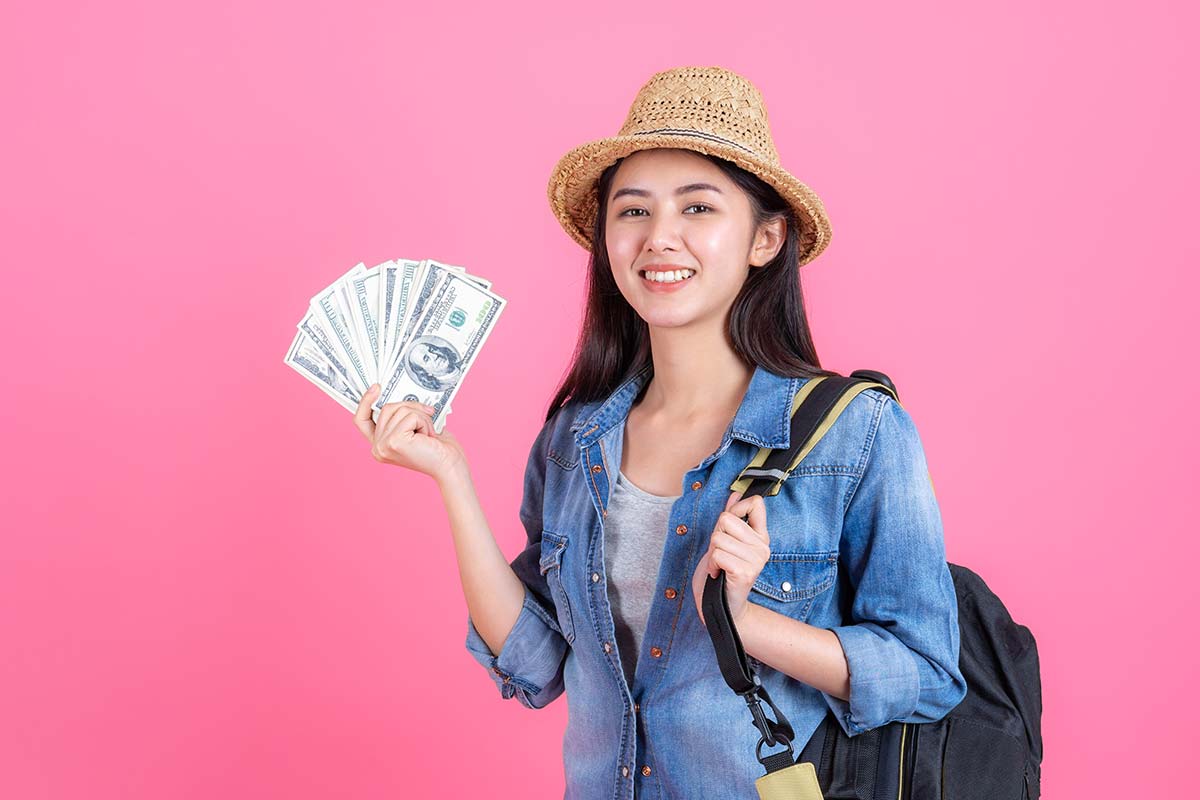Memanfaatkan Debit BRI Multicurrency dan layanan mobile banking BRImo, nasabah dapat dengan mudah mengatur kebutuhan keuangan dalam belasan mata uang asing tanpa repot.