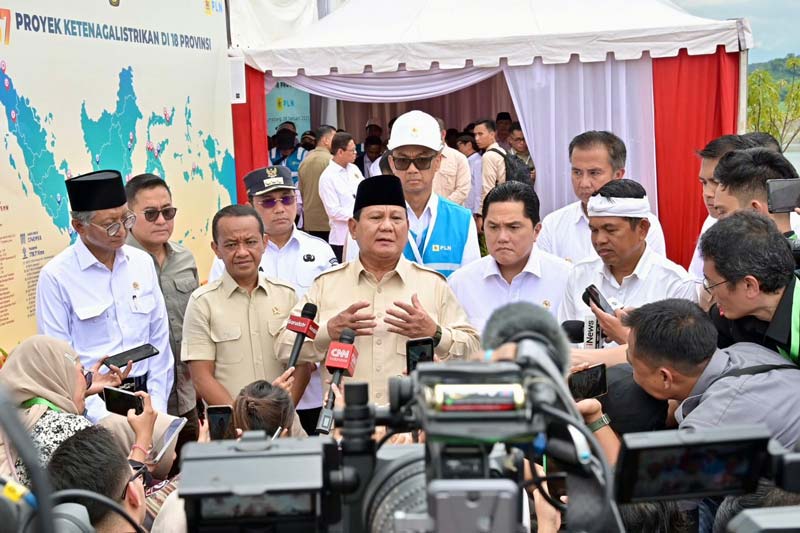 Presiden Prabowo menargetkan kemandirian energi dalam lima tahun ke depan, termasuk penghentian impor bahan bakar minyak (BBM).