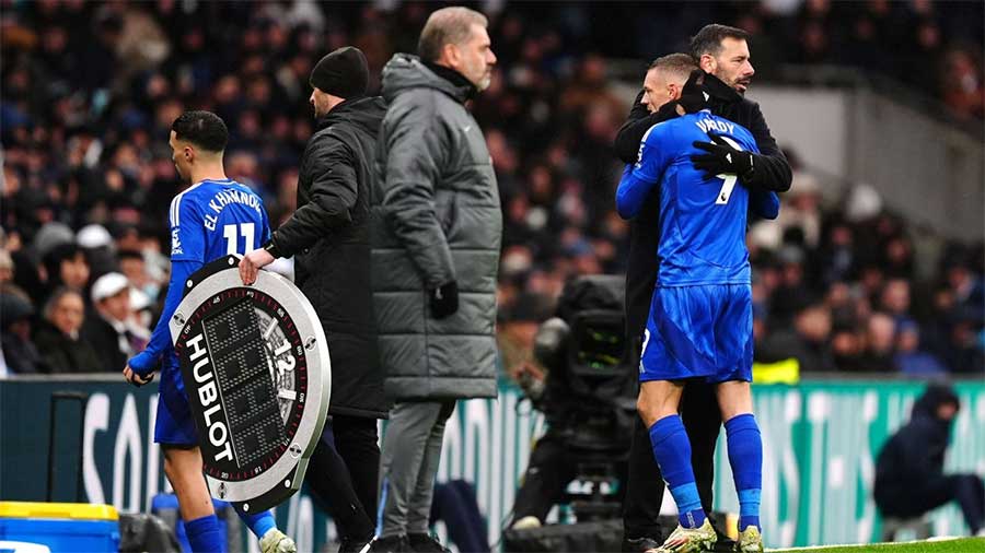 Posisi Ange Postecoglou sebagai pelatih kepala Tottenham Hotspur menjadi bahan spekulasi yang semakin meningkat setelah kalah 1-2 dari Leicester City.