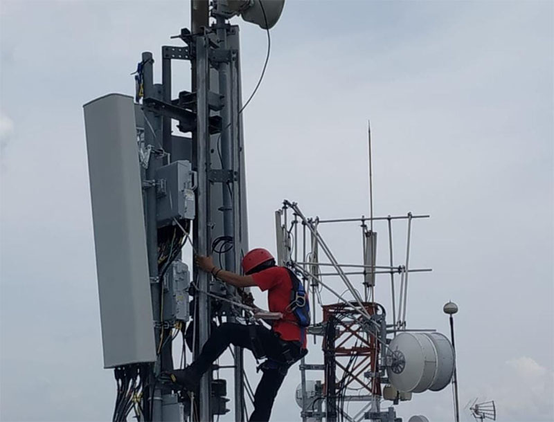 Tim BTS Smartfren melakukan pengawasan terhadap BTS Smartfren belum lama ini.