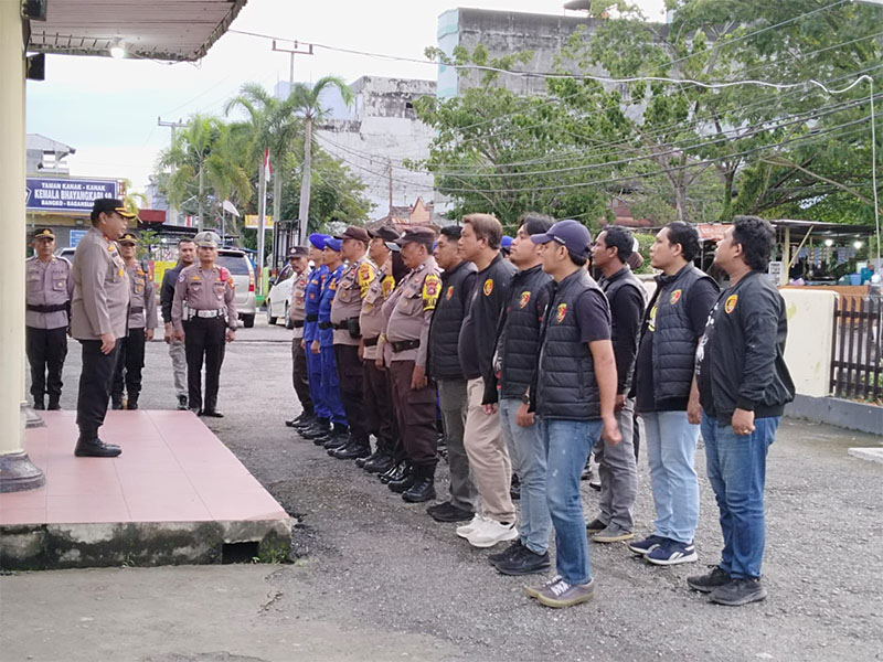 Kapolsek Bangko Kompol IMT Sinurat SH MH memimpin apel persiapan pengamanan kegiatan tahun baru Imlek di Bagansiapiapi.