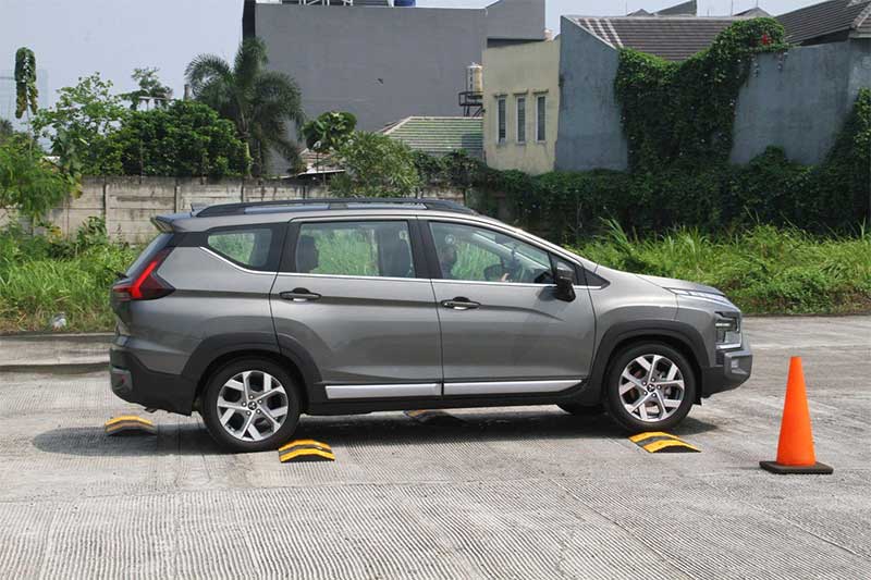 Mitsubishi New Xpander Cross.