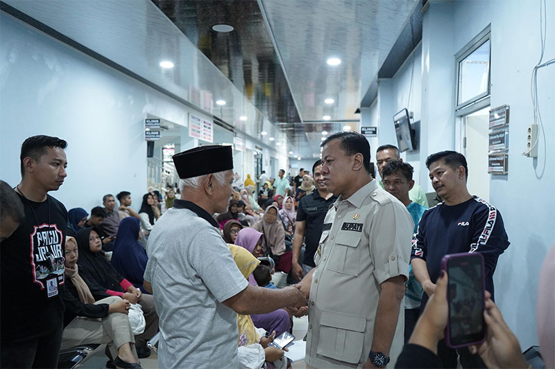 Bupati Kuansing Dr H Suhardiman Amby MM meninjau RSUD Teluk Kuantan, Kamis (30/1/2025).