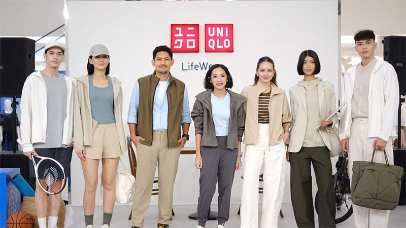 Uniqlo memperkenalkan artis Ibnu Jamil dan Enzy Storia sebagai Muses Sport Utility Wear Uniqlo Indonesia.