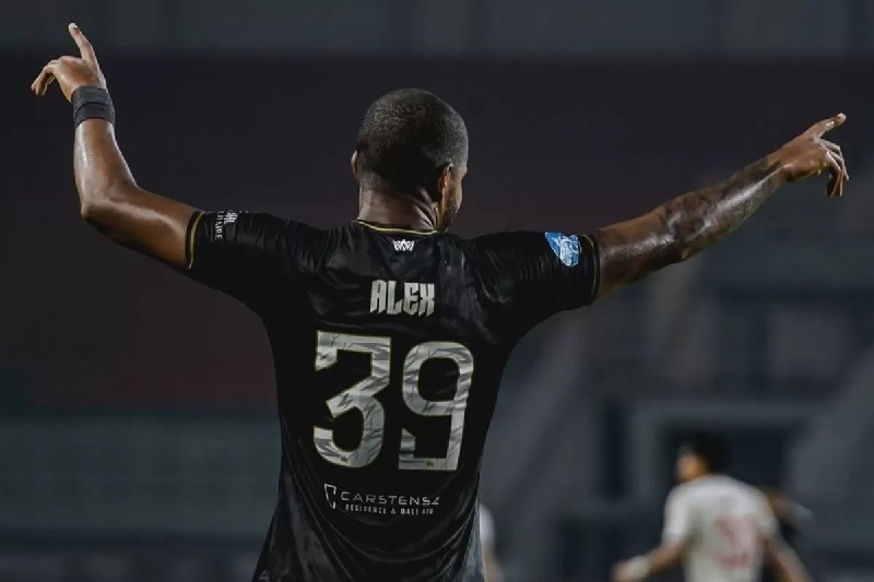 Dua gol penalti Alex Martins sukses membawa Dewa United mengalahkan Persija Jakarta 2-1 dalam lanjutan Liga 1 di Stadion Pekansari Bogor.