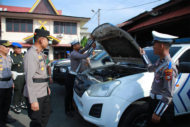 Wakapolres Kompol Riski Hidayat, saat melakukan pengecekan sarpras penunjang operasi, Senin (10/2/2025).