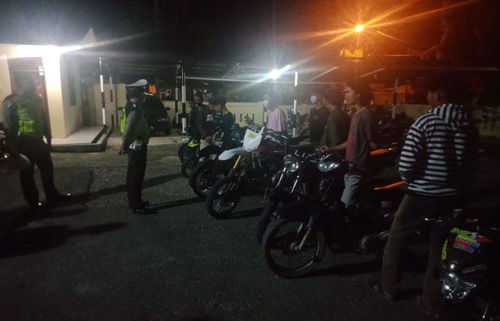 Personil Polsek Pangkalan Kuras mengamankan sembilan unit sepeda motor tanpa surat-surat.