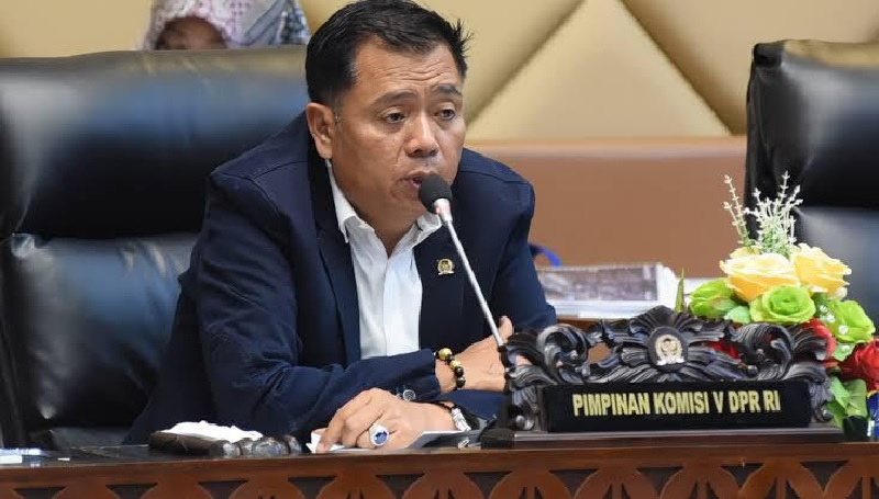 Ketua Komisi V DPR RI, Lasarus)
