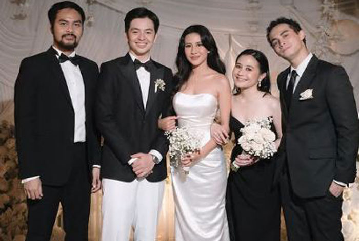 Prilly Latuconsina dan kekasih foto bersama pasangan pengantin Angga Yunanda dan Shenina.