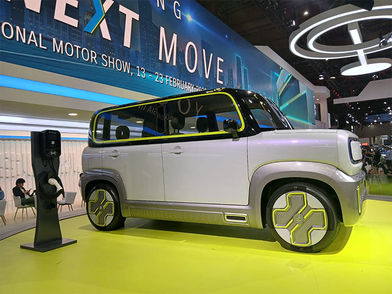Mobil konsep Suzuki eWX yang terpajang di Both Suzuki IIMS 2025