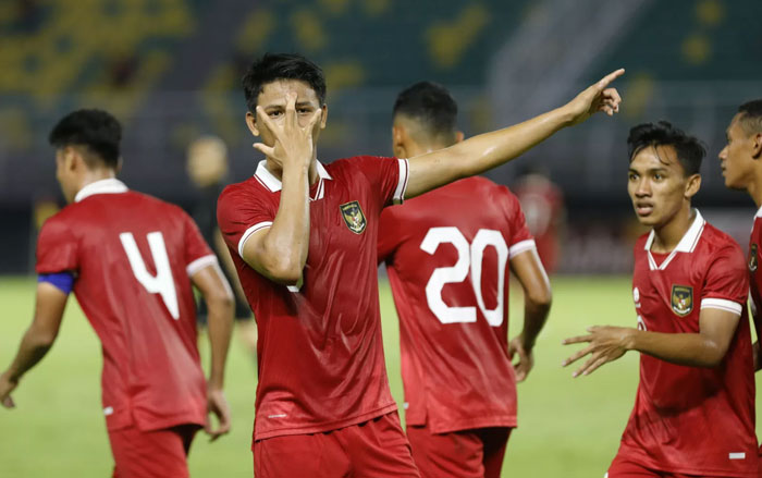 Hokky Caraka, striker timnas Indonesia saat merayakan gol yang berhasil dicetak ke gawang timnas Timor Leste saat pertandingan kualifikasi Piala Asia U-20.