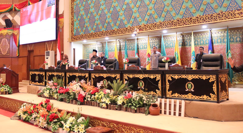 DPRD Riau menggelar rapat paripurna penyampaian rekomendasi Badan Pembentukan Peraturan Daerah terhadap rancangan peraturan daerah tentang Pemajuan Kebudayaan Melayu Riau.
