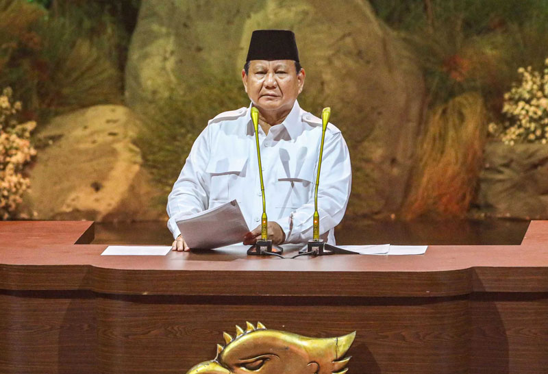 Presiden RI yang juga Ketua Umum Partai Gerindra, Prabowo Subianto berpidato saat menghadiri perayaan HUT ke-17 Partai Gerindra di Sentul International Convention Center, Bogor, Jawa Barat.
