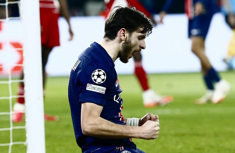 Khvicha Kvaratskhelia yang baru didatangkan dari Napoli mencetak gol pertamanya bersama PSG di Liga Champions saat mengalahkan Brest 7-0.