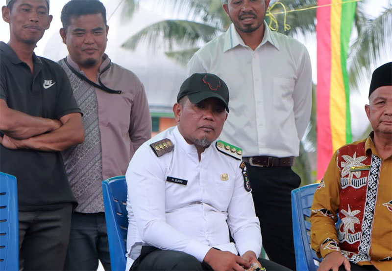 Bupati Pelalawan H Zukri