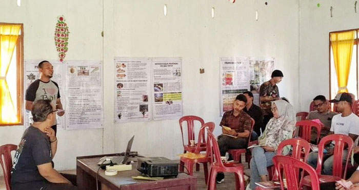 Suasana pelatihan fasilitator petani sawit yang diselenggarakan oleh Lembaga WEI di Rokan Hilir, 17-21 Februari 2025.