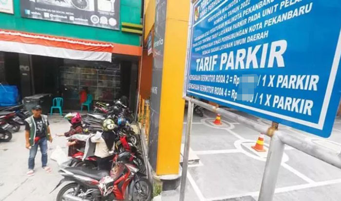 Ilustrasi. Penerapan tarif parkir baru di Kota Pekanbaru belum berjalan maksimal. Para juru parkir masih menerapkan tarif lama