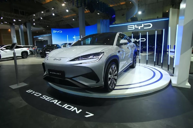 BYD Sealion 7 diungkap pertama di IIMS 2025.