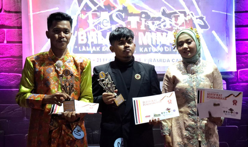Tiga peserta meraih juara setelah berlomba di babak final Festival Balagu Minang yang ditaja Batman Official, akhir pekan lalu.