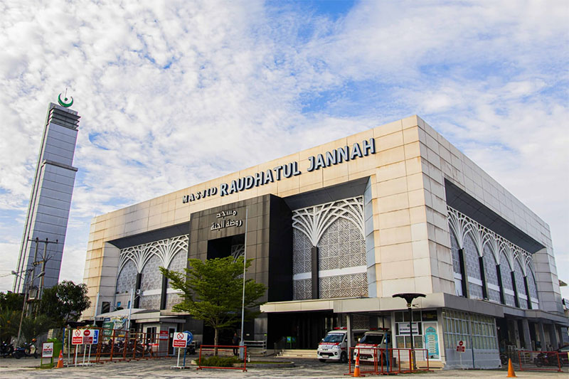 Masjid Raudhatul Jannah Islamic Center, Jalan Tuanku Tambusai, Kota Pekanbaru.