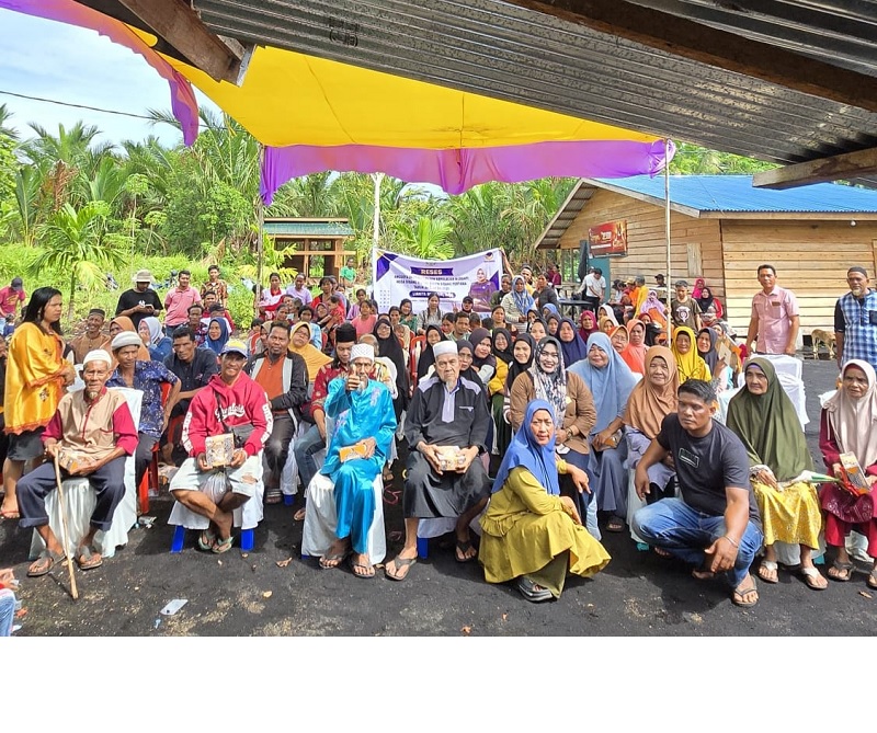 Anggota DPRD Kepulauan Meranti Lianita Muharni SPd ketika melaksanakan reses di Kecamatan Tebingtinggi Barat, Senin (24/2/2025).