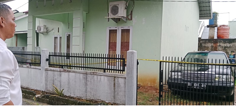 Rumah Juniwarti pada Selasa (25/2/2025) terlihat sepi ditinggal pergi usai kejadian tragis, Senin (24/2/2025) kemarin.