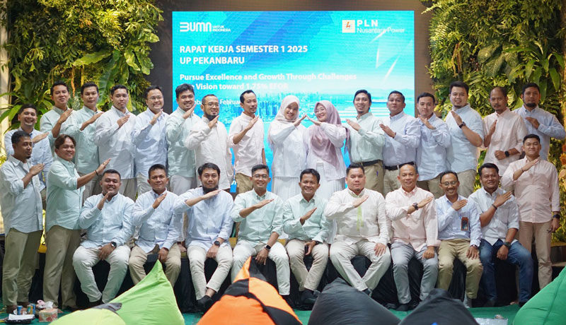 Foto bersama peserta rapat kerja semester 1 2025.