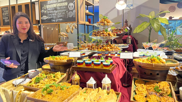 SAJIKAN MENU BERBUKA: Batiqa Hotel Pekanbaru menyajikan menu berbuka puasa yang lengkap dan lezat dengan konsep all you can eat selama Ramadan.