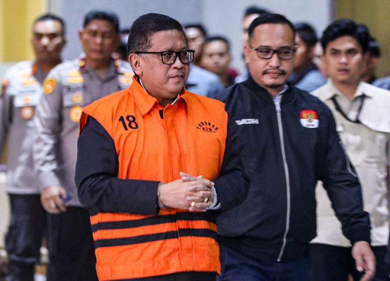 Sekjen PDI Perjuangan Hasto Kristiyanto mengenakan rompi oranye usai menjalani pemeriksaan di Gedung Merah Putih KPK, Jakarta, beberapa hari lalu.