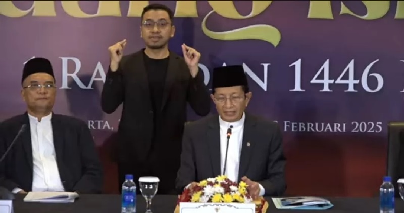 Menteri Agama Nasaruddin Umar menyampaikan dalam konferensi pers, bahwasanya hasil Sidang Isbat menetapkan awal puasa atau 1 Ramadan 1446 H jatuh pada hari Sabtu, 1 Maret 2025..