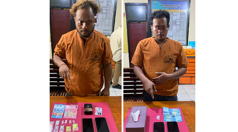 Polsek Tapung membekuk dua tersangka yang diduga pengedar narkoba jenis sabu dan pil ekstasi di Desa Petapahan Jaya, Kecamatan Tapung, Jumat (28/2/2025).