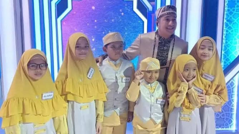 Murid SDIT Telukkuantan Alivah Humairah Zuanda (kiri) saat mengikuti kompetisi Hafiz Indonesia RCTI 2025.