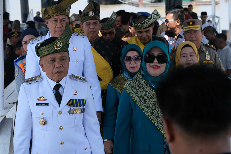 Bupati Kepulauan Meranti H Asmar dan Wakil Bupati Kepulauan Meranti Muzamil saat pulang ke Meranti usai dilantik dan menjalani retret, baru-baru ini.