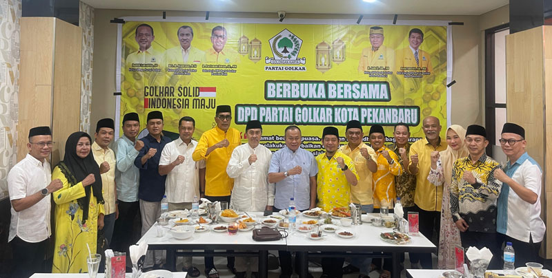 Sejumlah pengurus dan kader Golkar yang hadir dalam agenda berbuka puasa yang digelar Golkar Kota Pekanbaru menyerukan kekompakan dan solid.