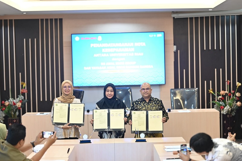 Unri resmi menjalin kemitraan strategis dengan RS Awal Bros Group dan Yayasan Awal Bros Bangun Bangsa dalam sebuah nota kesepahaman (MoU) yang ditandatangani pada Rabu (5/3/2025) di Rektorat Unri.