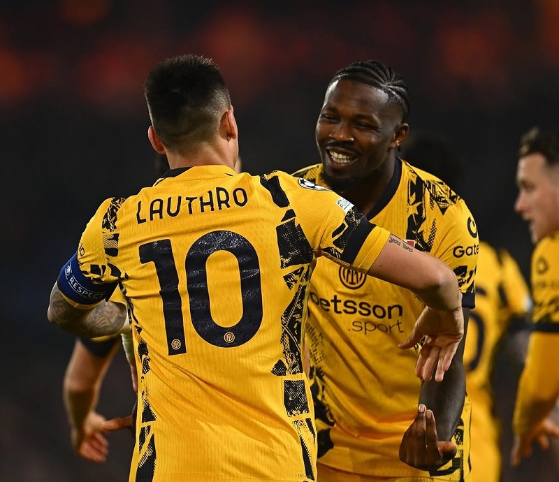 Lautaro Martinez dan Marcus Thuram bawa Inter Milan mengalahkan Feyenoord Rotterdam 2-0 di kandang lawan pada leg 1 Babak 16 Besar Liga Champions di De Kuip Stadium, Kamis (6/3/2025) dini hari WIB.