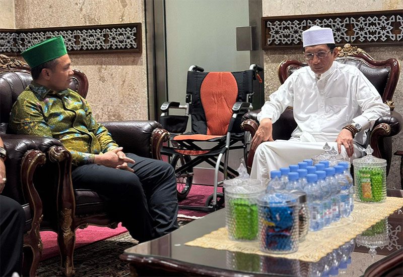 Gubri Abdul Wahid saat bertemu dengan Menteri Agama Prof Nasaruddin Umar di Jakarta, Kamis (6/3) malam.