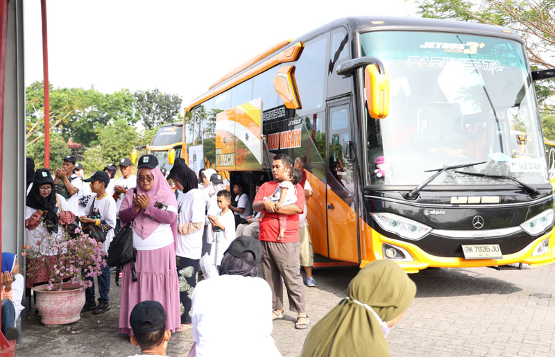 Para pemudik saat akan berangkat menuju tujuan, beberapa waktu lalu.